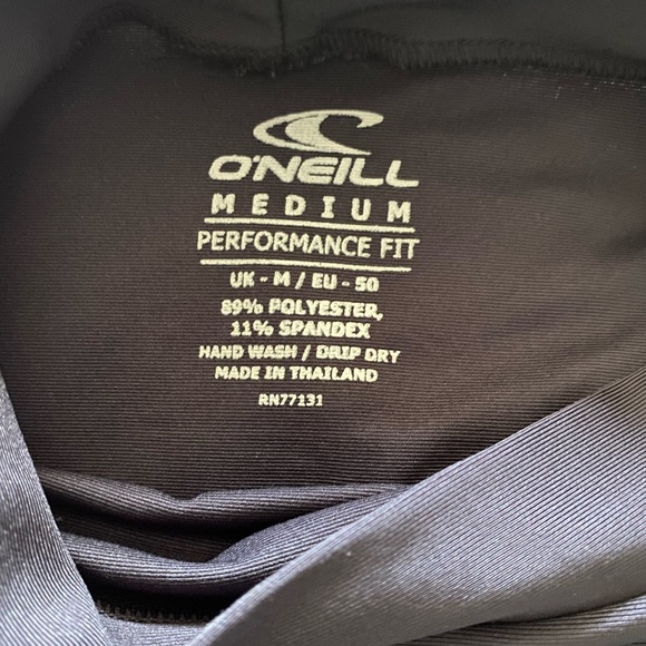 O’Neill  long sleeved rash guard. UPF 50+ - Picture 2 of 3